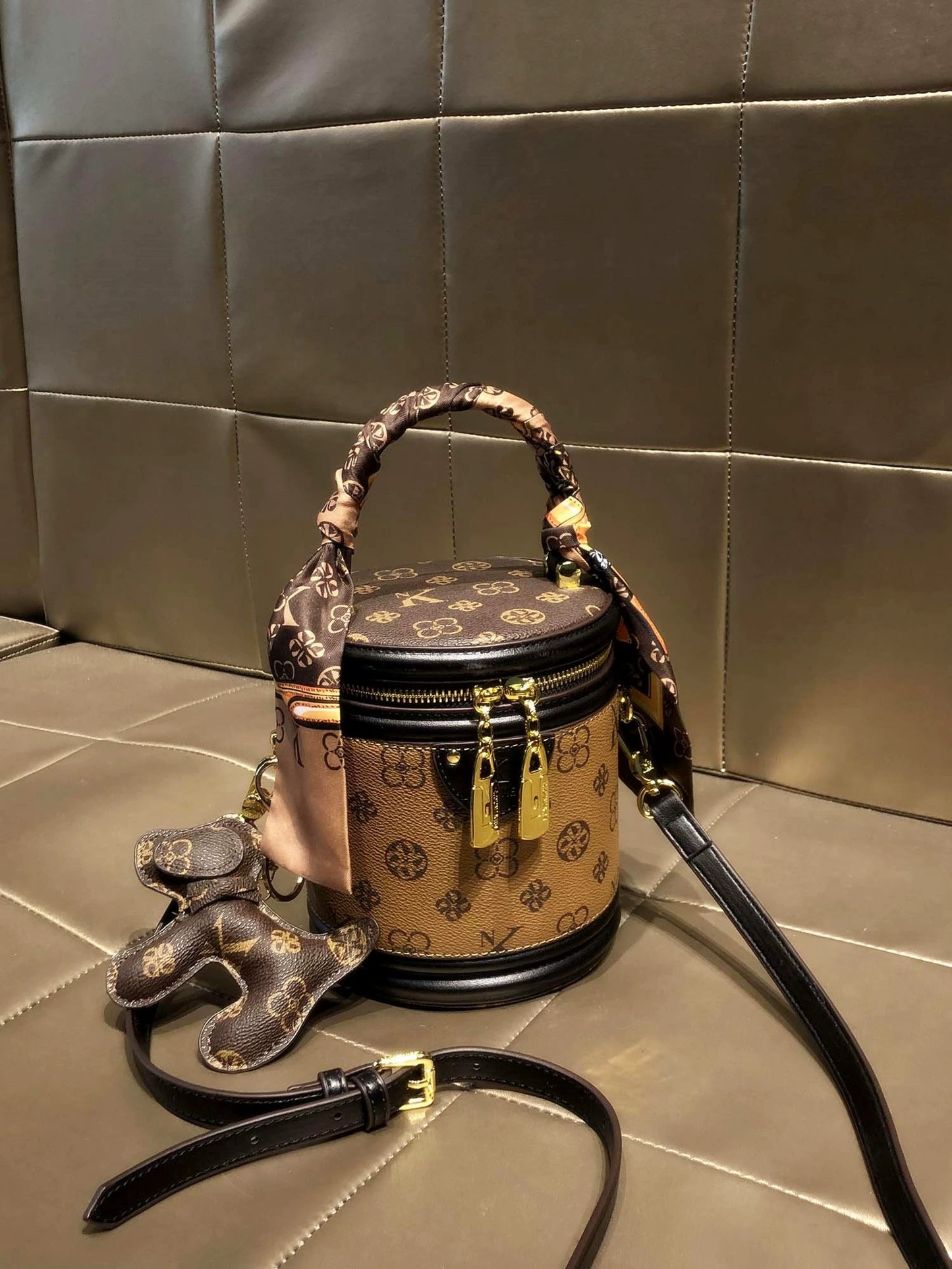 Bag Women's Genuine Leather Retro Fortune Bucket Shoulder Messenger Bag