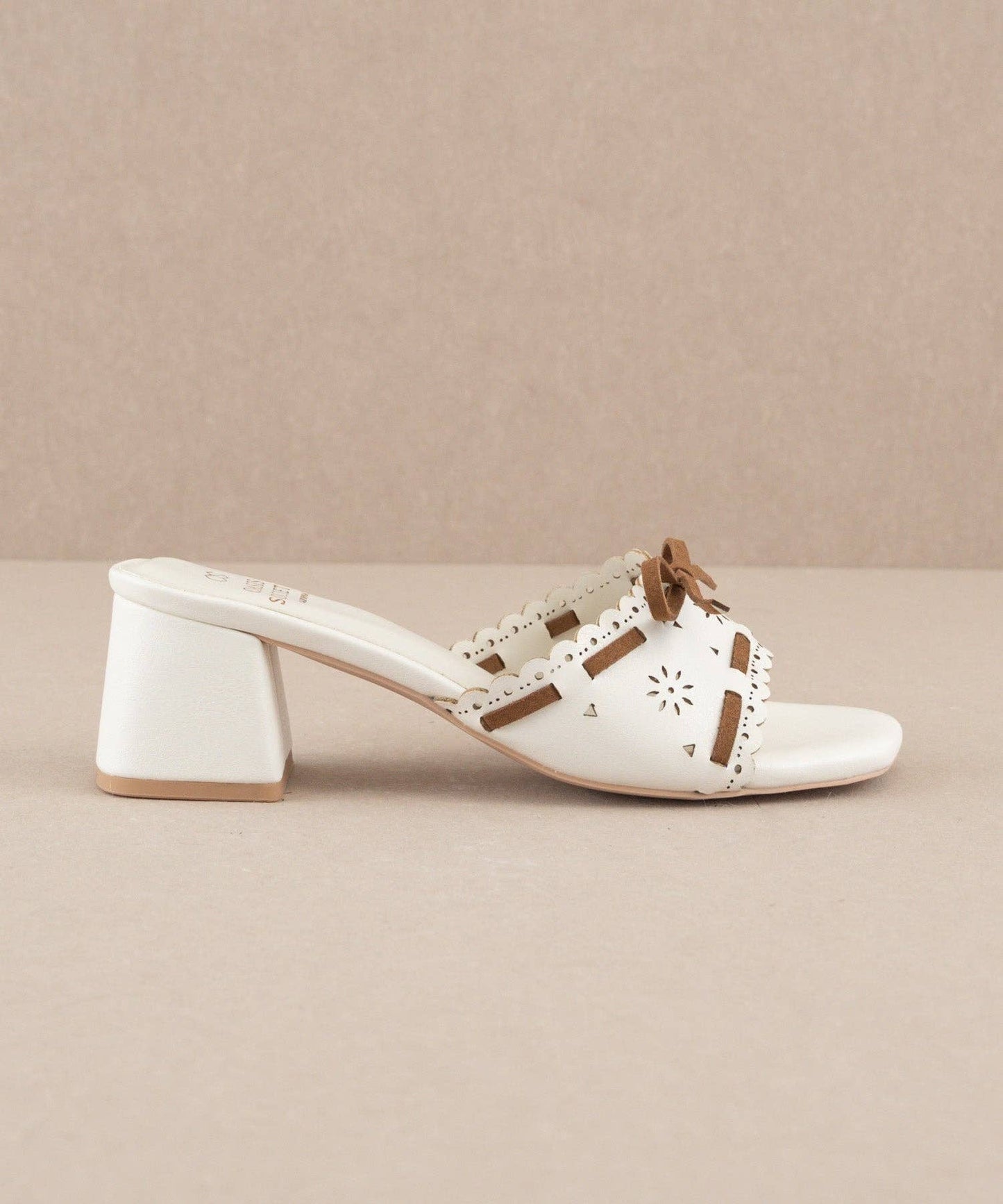 The Breda White | Sweet low heel sandal: WHITE / 6.5