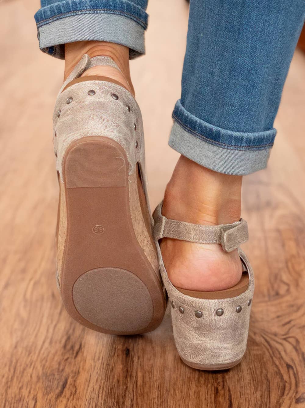 Vintage Leather Stitching Studded Wedge Sandals: Gray / (US 10)42