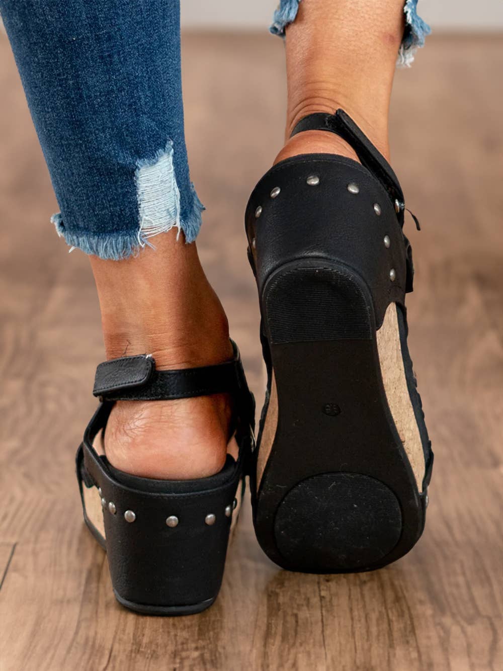 Vintage Leather Stitching Studded Wedge Sandals: Gray / (US 7)38