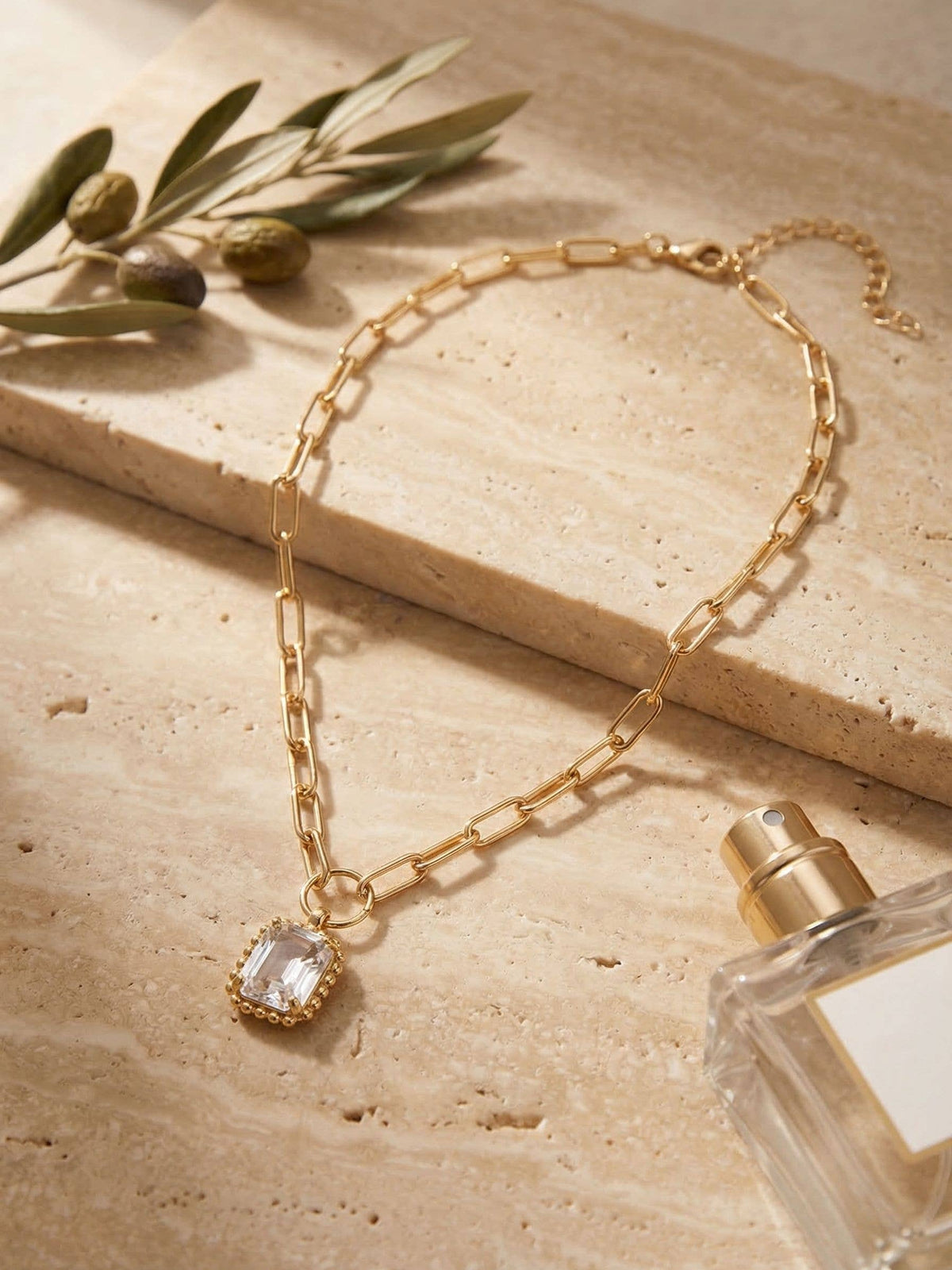 Octavia Scalloped Pendant Necklace - NGA1BGCRY: Clear