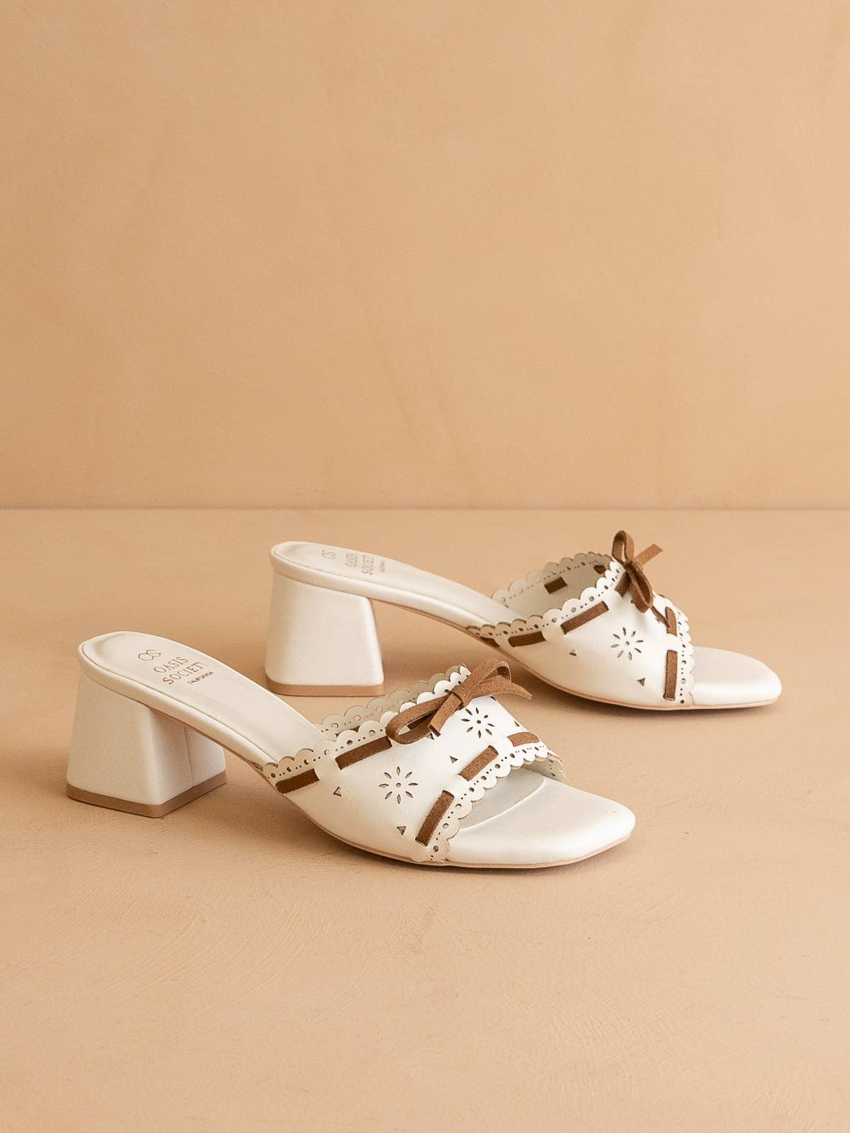 The Breda White | Sweet low heel sandal: WHITE / 9